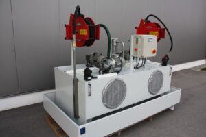 Hydraulikaggregat mit Befüllanlage und Schlauchtrommeln für Hydraulikölversorgung und Wartung von Hydrauliksystemen