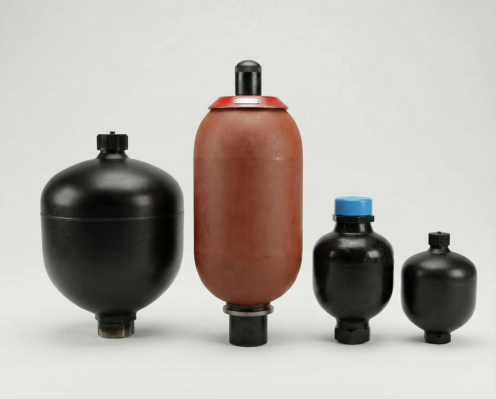 Hydraulik Druckspeicher und Blasenspeicher für industrielle Hydraulikanlagen